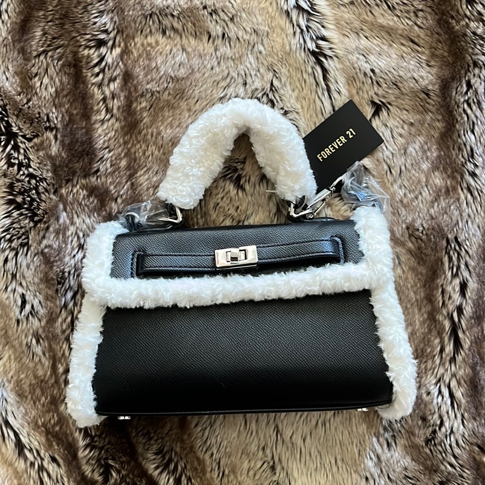 🖤f21 crossbody bag🖤